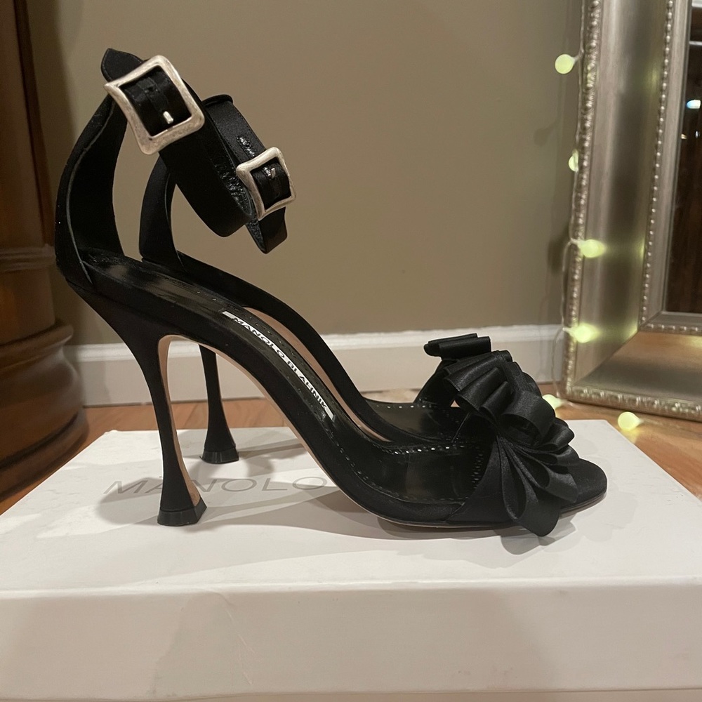 Manolo Blahnik Vinkaos Heels - Picture 3 of 5